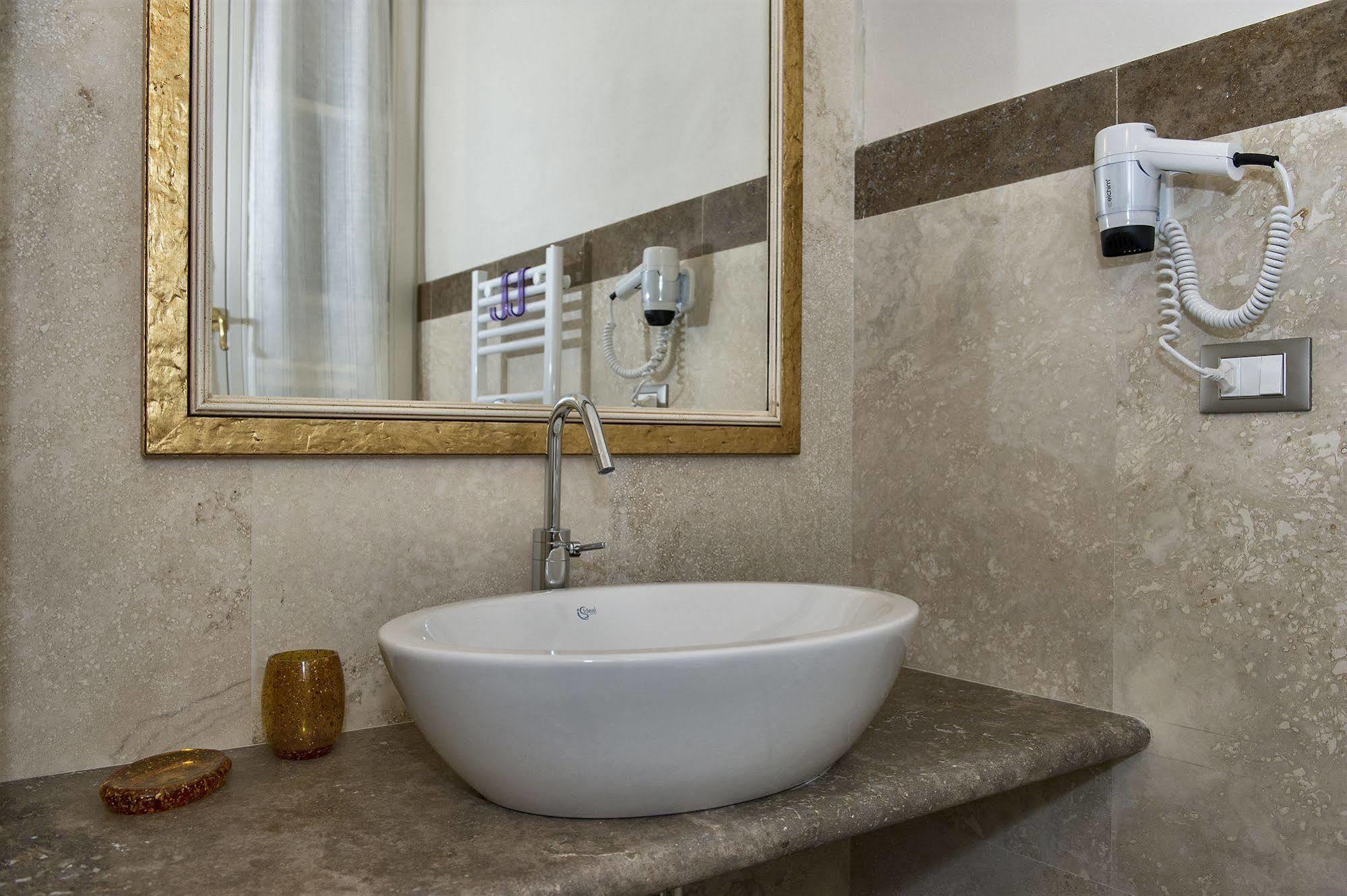 Relais Dei Mercanti B&B And Suites ปิซา ภายนอก รูปภาพ